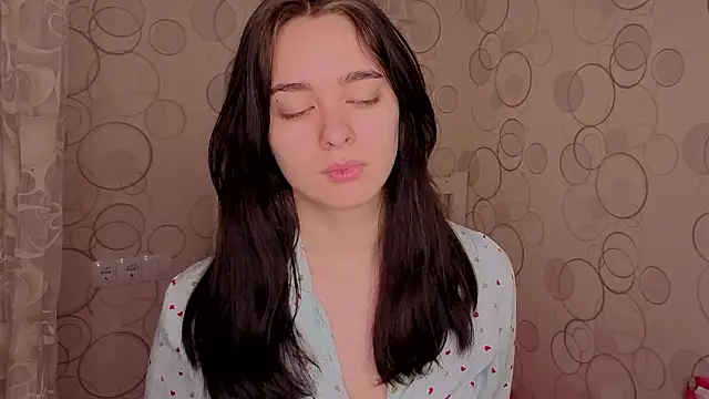 Snapshot of GinnyKittle chatting on February 10, 6:01 pm GinnyKittle online show from February 10, 6:01 pm