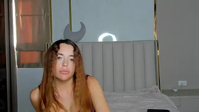 stellaa quenn online show from February 3, 2:53 am