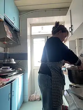 Youyou 12 online show from March 6, 1:35 am