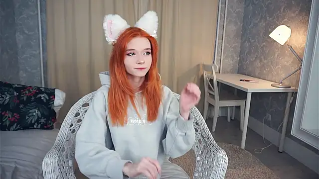 Snapshot of TarynPalek chatting on February 1, 6:34 am TarynPalek online show from February 1, 6:34 am