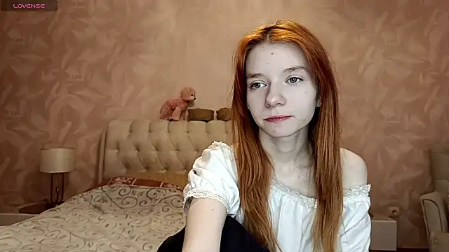 Snapshot of TarynPalek chatting on February 25, 6:23 am TarynPalek online show from February 25, 6:23 am