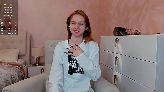 TarynPalek online show from March 10, 7:35 am