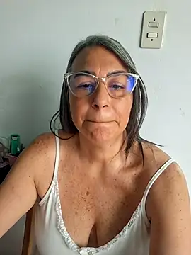 Snapshot of katy_randy1 chatting on May 12, 6:27 pm katy randy1 online show from May 12, 6:27 pm