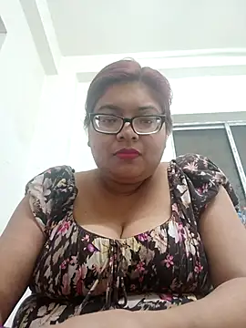 Snapshot of Elie_Hallway chatting on February 4, 6:47 pm Elie Hallway online show from February 4, 6:47 pm