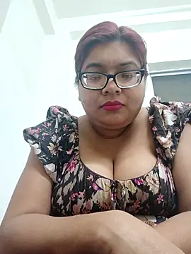 Snapshot of Elie_Hallway chatting on February 6, 7:06 pm Elie Hallway online show from February 6, 7:06 pm