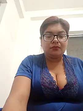 Elie Hallway online show from March 6, 6:48 pm