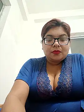 Elie Hallway online show from March 12, 6:25 pm