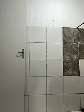 Manu Manu05 online show from April 14, 7:09 pm