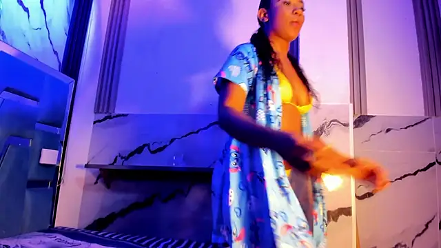 emii brown online show from April 9, 1:16 am