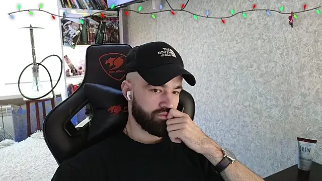 Snapshot of _Mostly_ chatting on February 4, 1:06 pm Mostly online show from February 4, 1:06 pm