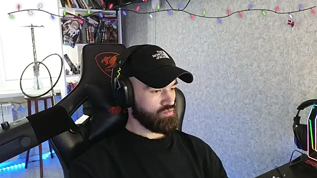 Snapshot of _Mostly_ chatting on February 19, 6:53 am Mostly online show from February 19, 6:53 am