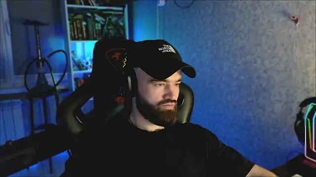 Snapshot of _Mostly_ chatting on March 2, 1:41 am Mostly online show from March 2, 1:41 am