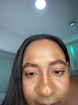 Snapshot of amara_queen_ chatting on June 5, 1:17 pm amara queen online show from June 5, 1:17 pm
