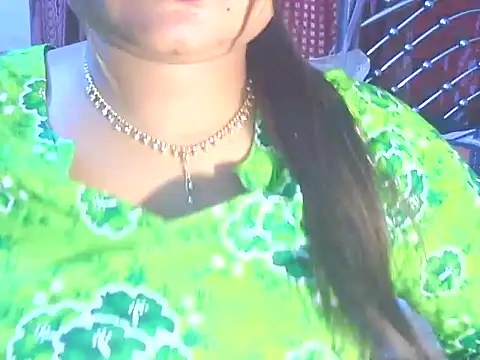 Snapshot of Nusrat_Faria chatting on April 5, 5:10 pm Nusrat Faria online show from April 5, 5:10 pm