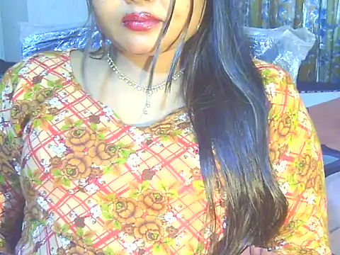 Snapshot of Nusrat_Faria chatting on April 10, 1:33 am Nusrat Faria online show from April 10, 1:33 am