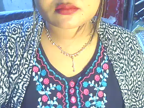 Snapshot of Nusrat_Faria chatting on April 12, 5:18 pm Nusrat Faria online show from April 12, 5:18 pm