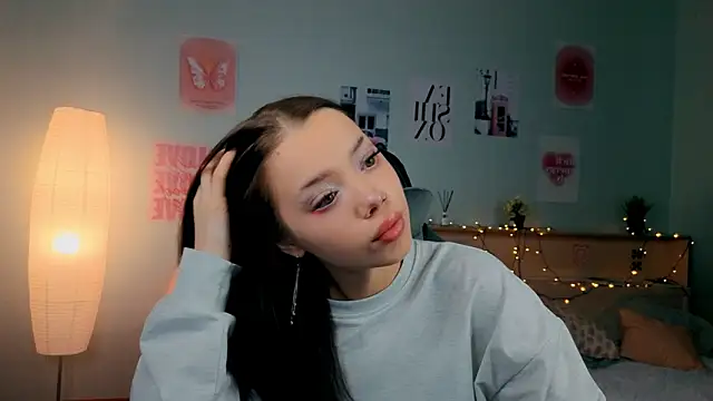 Snapshot of Vexnexe chatting on February 1, 4:44 am Vexnexe online show from February 1, 4:44 am