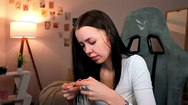 Snapshot of Vexnexe chatting on February 9, 7:18 pm Vexnexe online show from February 9, 7:18 pm