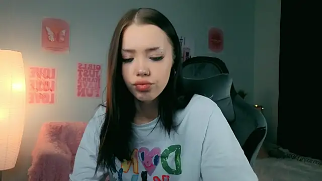 Snapshot of Vexnexe chatting on February 12, 7:20 pm Vexnexe online show from February 12, 7:20 pm