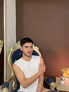 Snapshot of Apolo_Gray chatting on February 21, 8:59 am Apolo Gray online show from February 21, 8:59 am