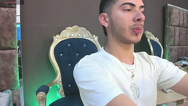 Snapshot of Apolo_Gray chatting on March 3, 2:45 pm Apolo Gray online show from March 3, 2:45 pm