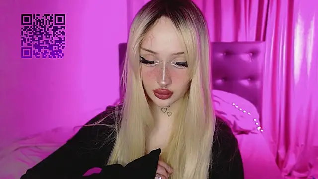 Snapshot of Lolykari chatting on February 28, 6:20 pm Lolykari online show from February 28, 6:20 pm