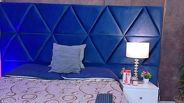 Snapshot of Britany_Fox_ chatting on February 14, 2:14 pm Britany Fox online show from February 14, 2:14 pm