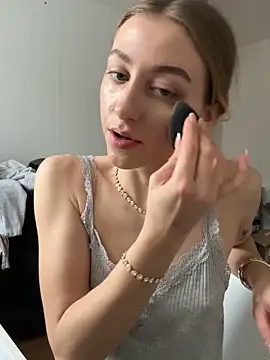 romyxxs online show from February 9, 12:42 pm