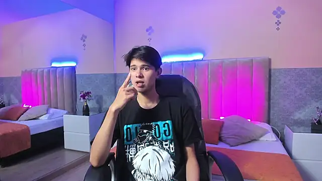 Derek Sinn online show from March 17, 8:01 pm