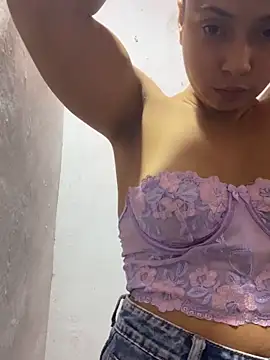 Snapshot of Samantha_rousse28 chatting on February 14, 2:47 pm Samantha rousse28 online show from February 14, 2:47 pm