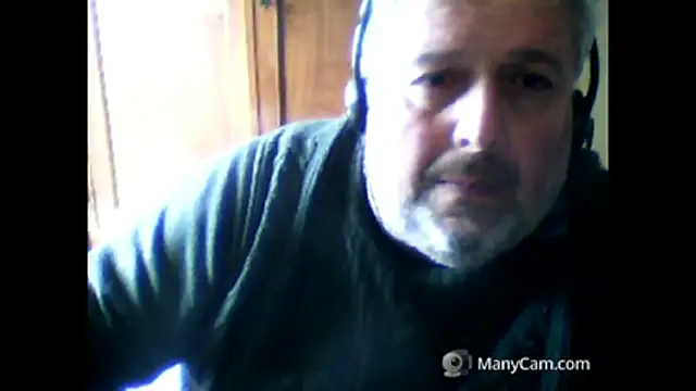 Snapshot of swichcassanesi chatting on February 7, 1:37 pm swichcassanesi online show from February 7, 1:37 pm