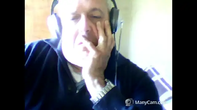 Snapshot of swichcassanesi chatting on February 22, 1:09 pm swichcassanesi online show from February 22, 1:09 pm