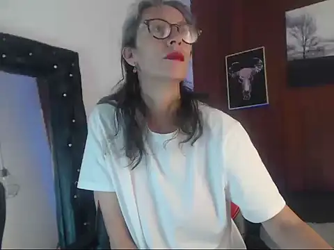 laurasofia45 online show from February 19, 7:37 am