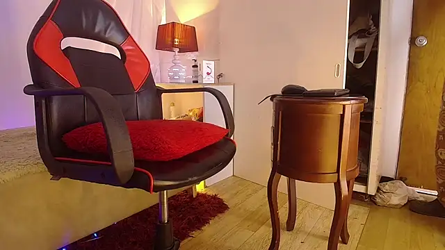 laurasofia45 online show from March 29, 3:01 pm