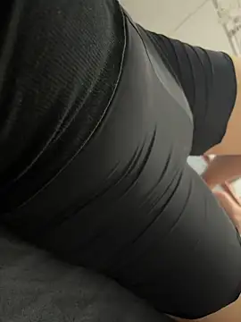 kimoanh102 online show from April 12, 12:37 am