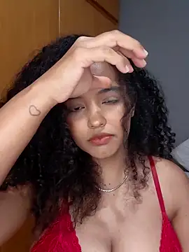 Snapshot of pandinhagamer chatting on February 24, 3:48 am pandinhagamer online show from February 24, 3:48 am