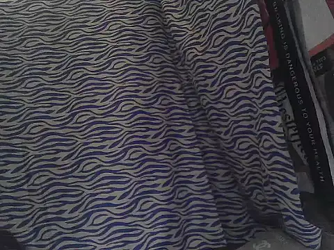 Snapshot of sexymom_siovie chatting on February 1, 6:12 am sexymom siovie online show from February 1, 6:12 am