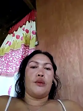 Snapshot of sexymom_siovie chatting on June 23, 6:33 am sexymom siovie online show from June 23, 6:33 am
