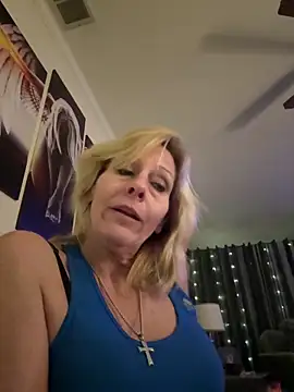 Snapshot of FireAfterDark chatting on February 20, 6:48 am FireAfterDark online show from February 20, 6:48 am