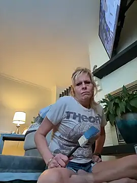 Snapshot of FireAfterDark chatting on February 22, 10:08 pm FireAfterDark online show from February 22, 10:08 pm