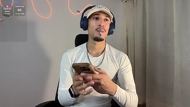 rafael stone11 online show from February 25, 12:20 am