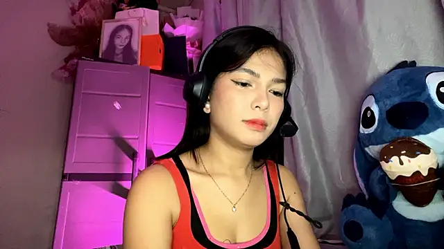 Snapshot of ConstancePorrini chatting on February 16, 10:33 am ConstancePorrini online show from February 16, 10:33 am