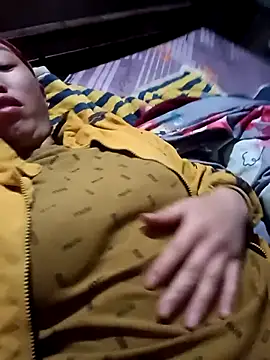 Snapshot of hot-luna- chatting on February 6, 7:50 pm hot-luna- online show from February 6, 7:50 pm