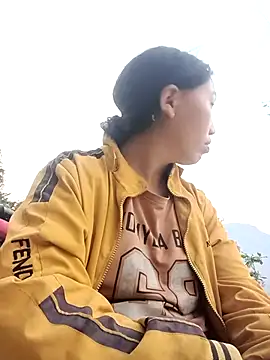 hot-luna- online show from March 26, 11:05 am