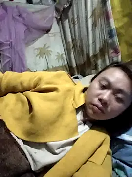 Snapshot of Bella-222 chatting on February 19, 11:45 pm Bella-222 online show from February 19, 11:45 pm