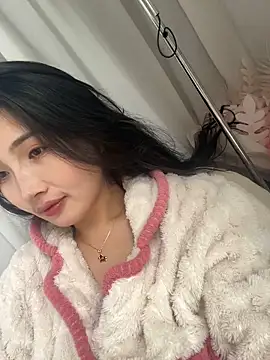 Snapshot of mimi-love13 chatting on March 2, 1:41 am mimi-love13 online show from March 2, 1:41 am