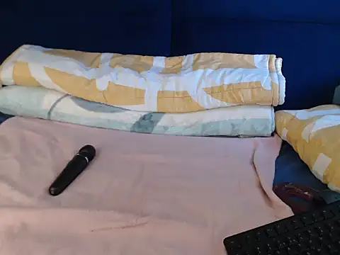 Snapshot of Sexybabybae24 chatting on February 8, 9:02 am Sexybabybae24 online show from February 8, 9:02 am