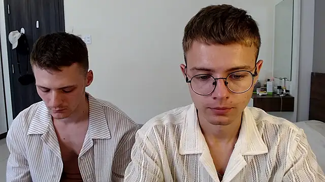 NikiKerryCum online show from May 7, 5:46 am
