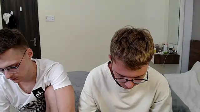 NikiKerryCum online show from May 8, 11:59 am