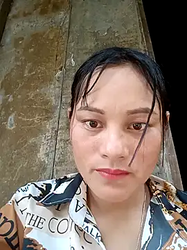 Snapshot of Momo-biki chatting on July 3, 3:13 am Momo-biki online show from July 3, 3:13 am